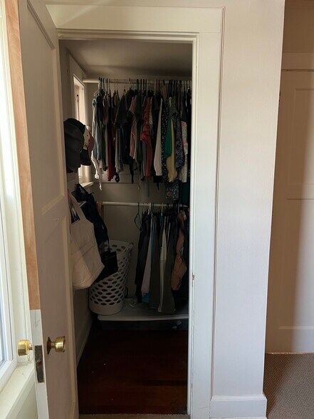 Building Photo - 6826 W Wisconsin Ave