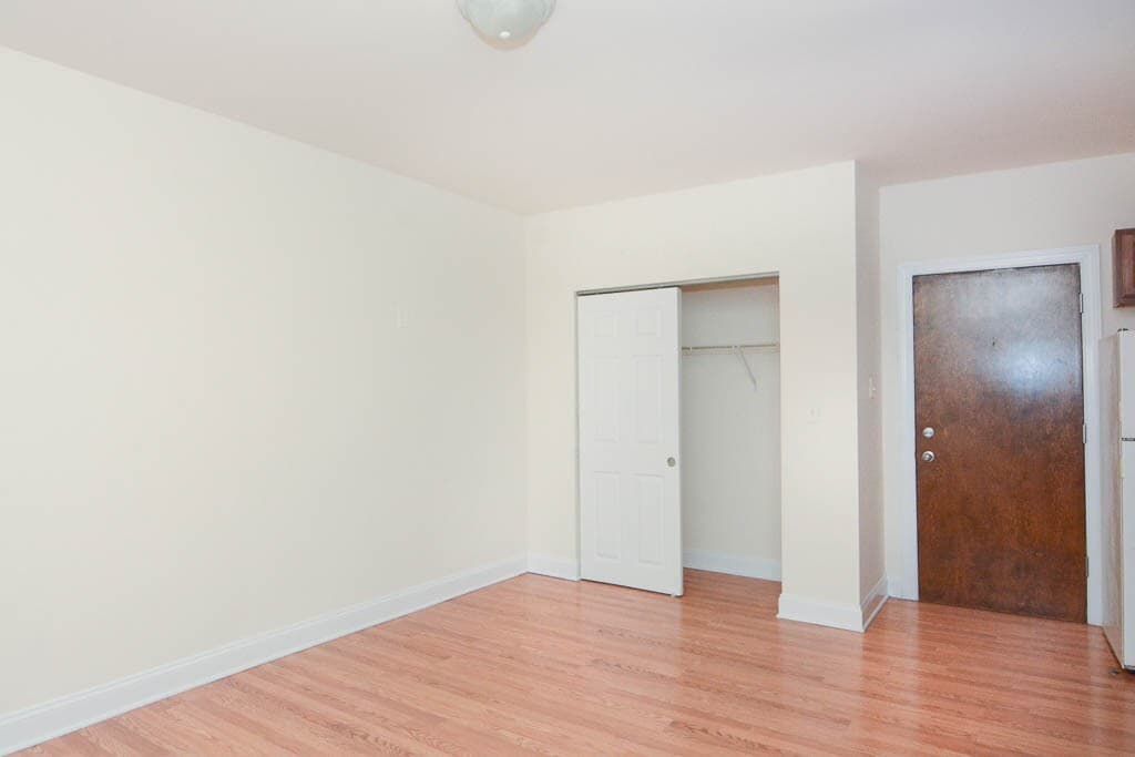 Building Photo - 2600 N Kimball Ave
