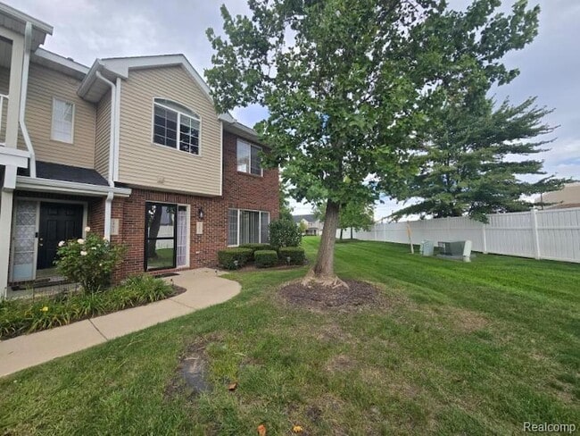 Building Photo - 24015 Fairlane Blvd