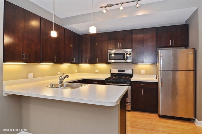 Building Photo - 2307 N Springfield Ave