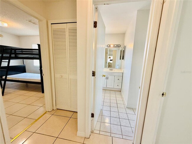 Building Photo - 4854 Kingston Cir