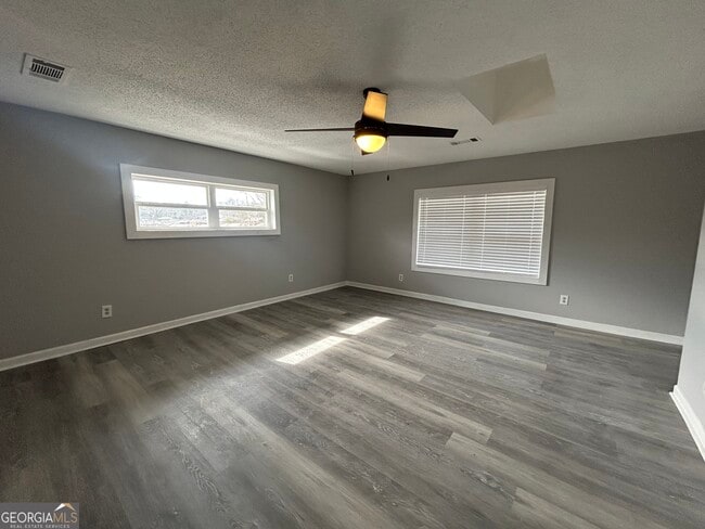 Building Photo - 36 Mitchell St