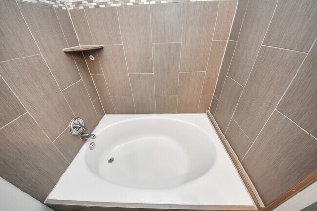 Building Photo - 2468 Bering Dr