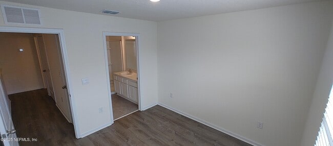 Building Photo - 525 Big Tree Wy