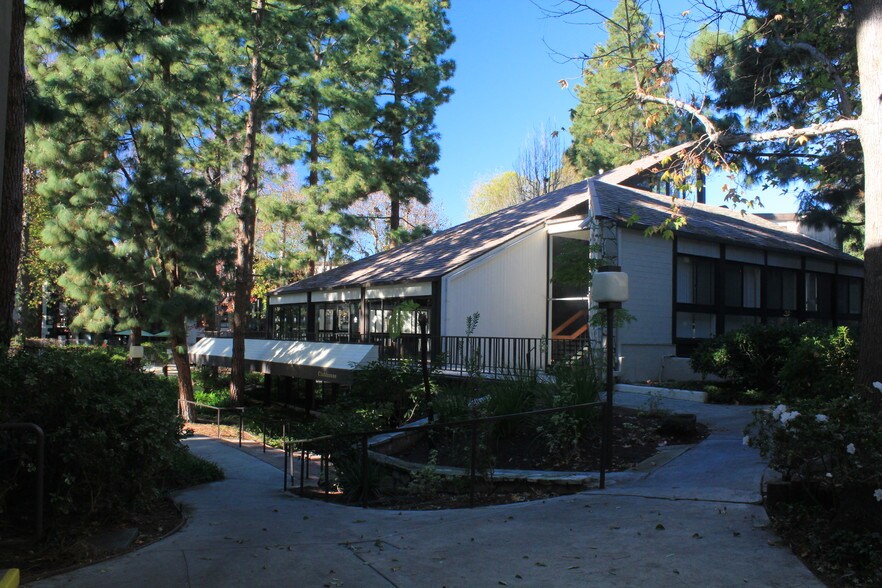 Building Photo - 7765 W 91st St