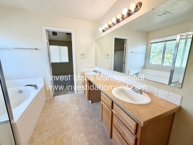 Building Photo - 17383 N Chouteau Ave