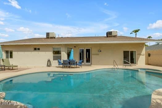 Building Photo - 6821 E Palm Ln