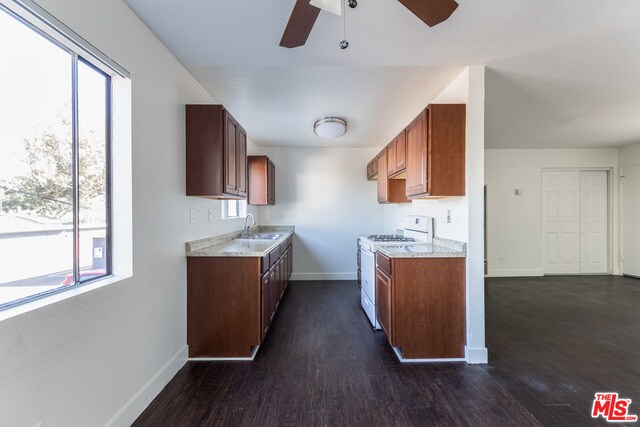 Building Photo - 501 E Hyde Park Pl