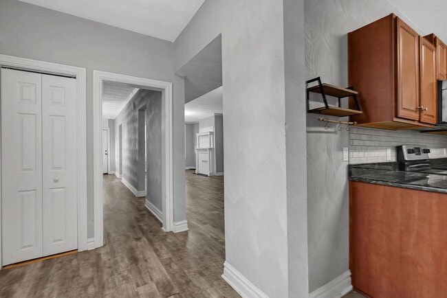 Building Photo - 122 Webster Ave