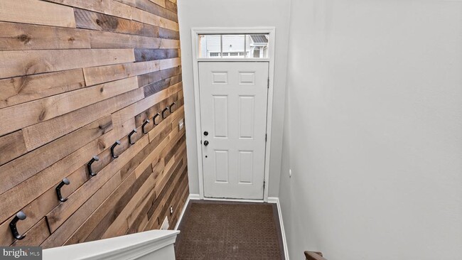 Building Photo - 2231 Evin Dr