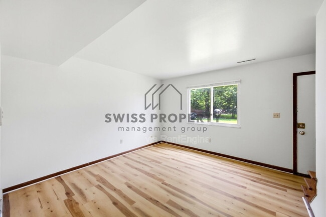 Building Photo - 1579 Briarwood Ave