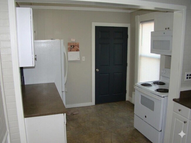 Building Photo - 86 School St