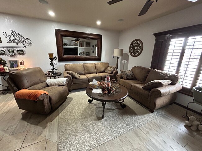 Building Photo - 12416 Flora Alba Dr