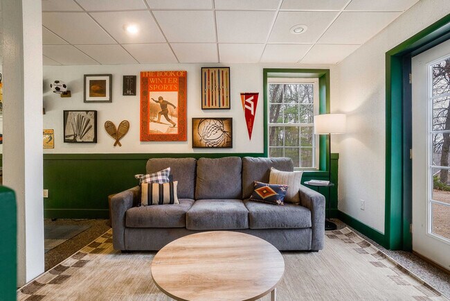 Building Photo - 2964 Hopkins Dr