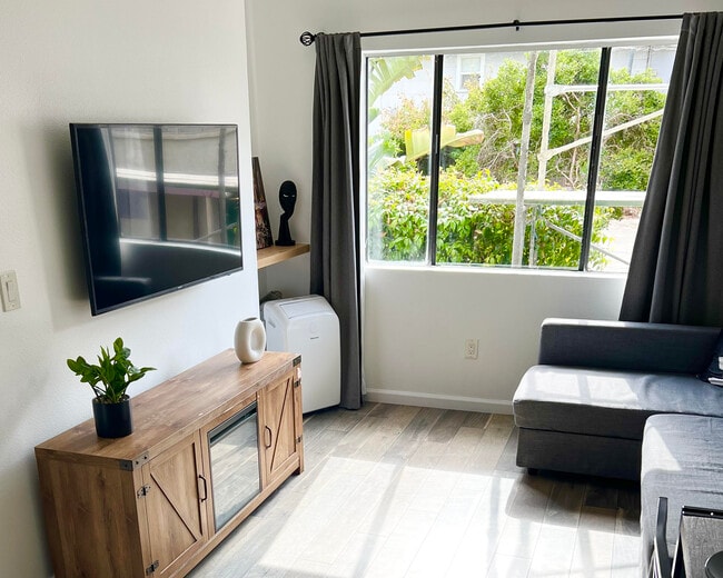 Building Photo - 2650 Broadway