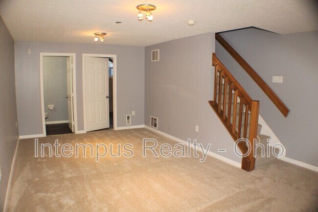 Building Photo - 6522 Crab Apple Dr