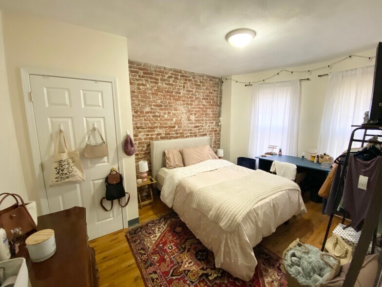 Building Photo - 840 Huntington Ave