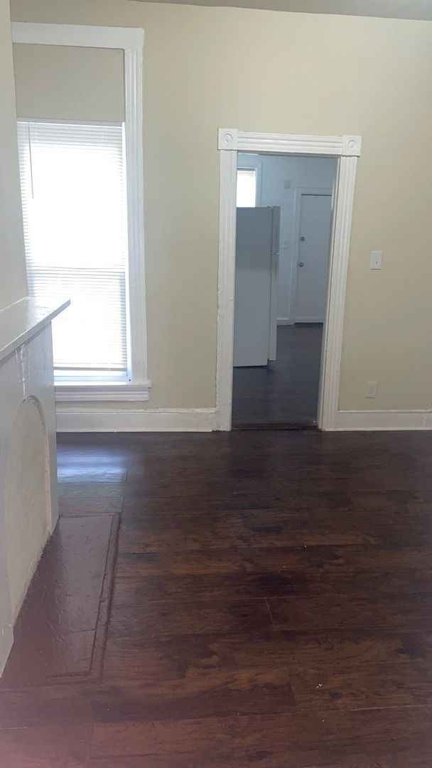 Building Photo - 2406 Druid Hill Ave
