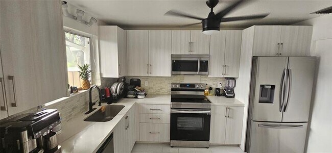 Building Photo - 2262 Discovery Cir W