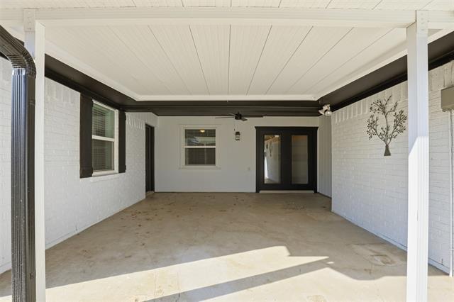 Building Photo - 1901 Wellington Dr