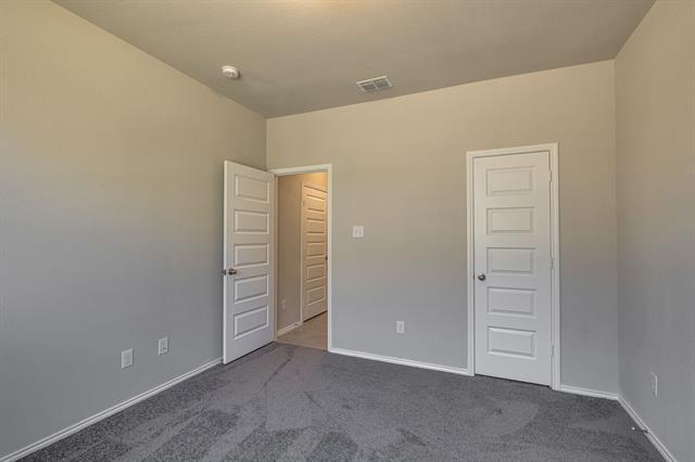 Building Photo - 2028 Gill Star Dr