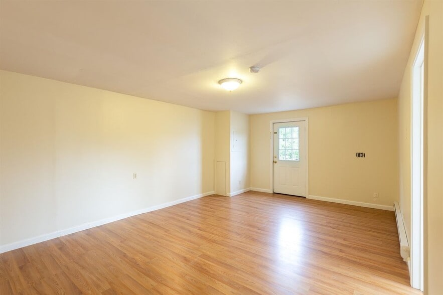 Building Photo - 4 Smoke, 1