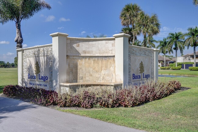 Building Photo - 8545 Casa Del Lago