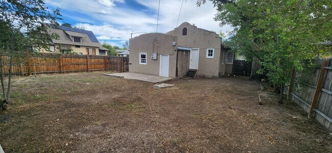 Building Photo - MOVE IN SPECIAL 1/2 OFF FIRST FULL MONTHS RENT.  ALL PROSPECTIVE TENANTS MUST SUBMIT A $58 NON-RE...