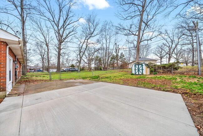Building Photo - 2522 Timberwood Dr