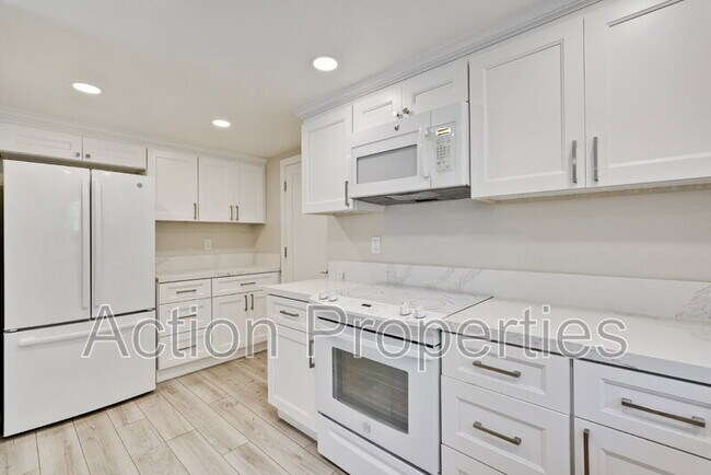 Building Photo - 2091 San Luis Ave