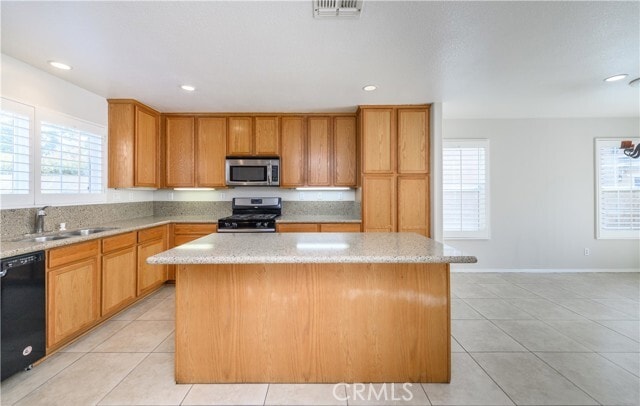 Building Photo - 502 N Placer Privado