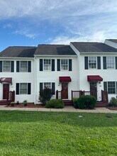 Building Photo - 633 Beaverview Dr