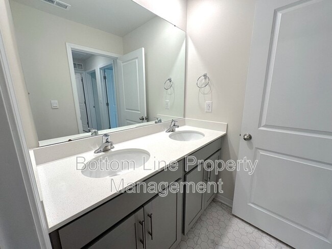 Building Photo - 2129 Allium Dr