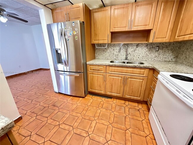 Building Photo - 1675 W 68th St