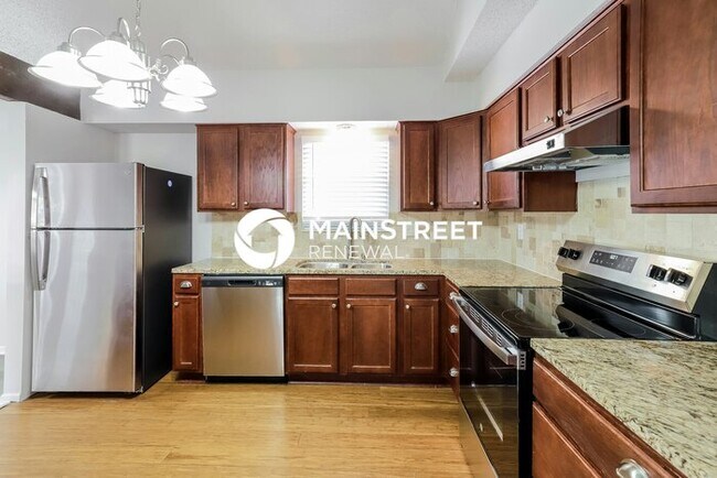 Building Photo - 3 Bedroom Pet-Friendly Home in KANSAS CITY, MO with Main Street Renewal