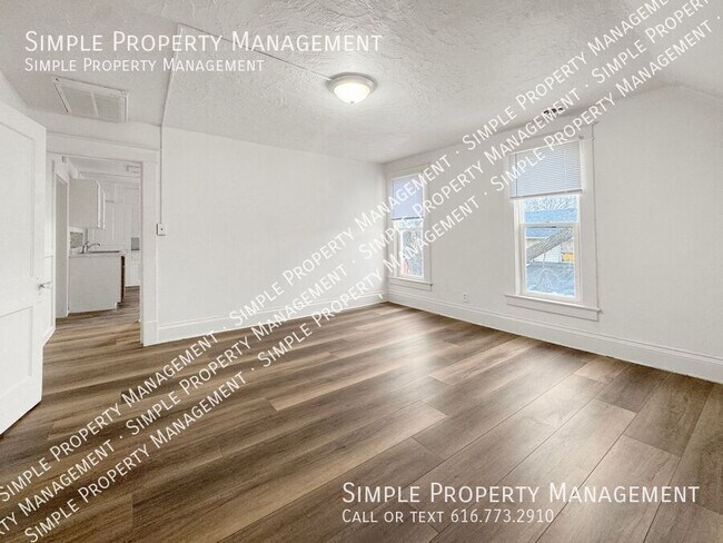 Building Photo - 1004 Jennette Ave NW