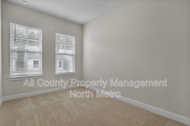 Building Photo - 718 Stickley Oak Way