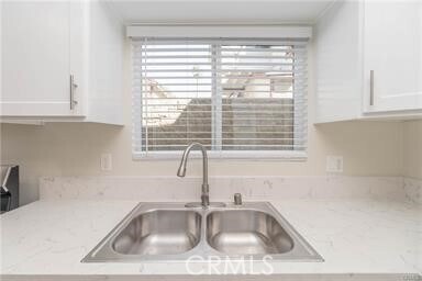 Building Photo - 225 N San Antonio Ave