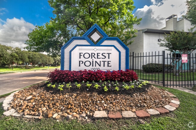 Building Photo - Forest Pointe