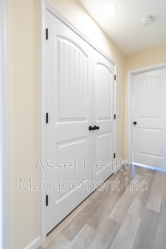 Building Photo - 931 Warrior Hill Dr
