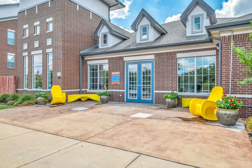 Rendezvous 1600 Kickingbird Rd Edmond OK 73034 Apartment Finder