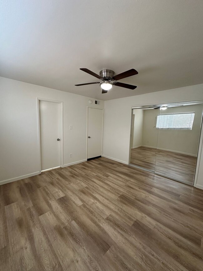 Building Photo - Lower Level Rose Park 3 Bedroom Apt With P...