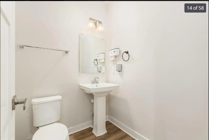 Building Photo - 951 Blackmore Dr