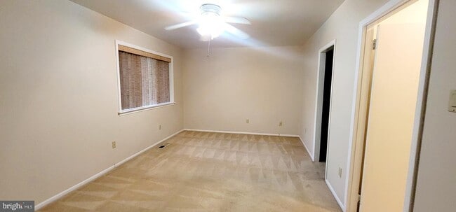 Building Photo - 15 Twin Brooks Dr