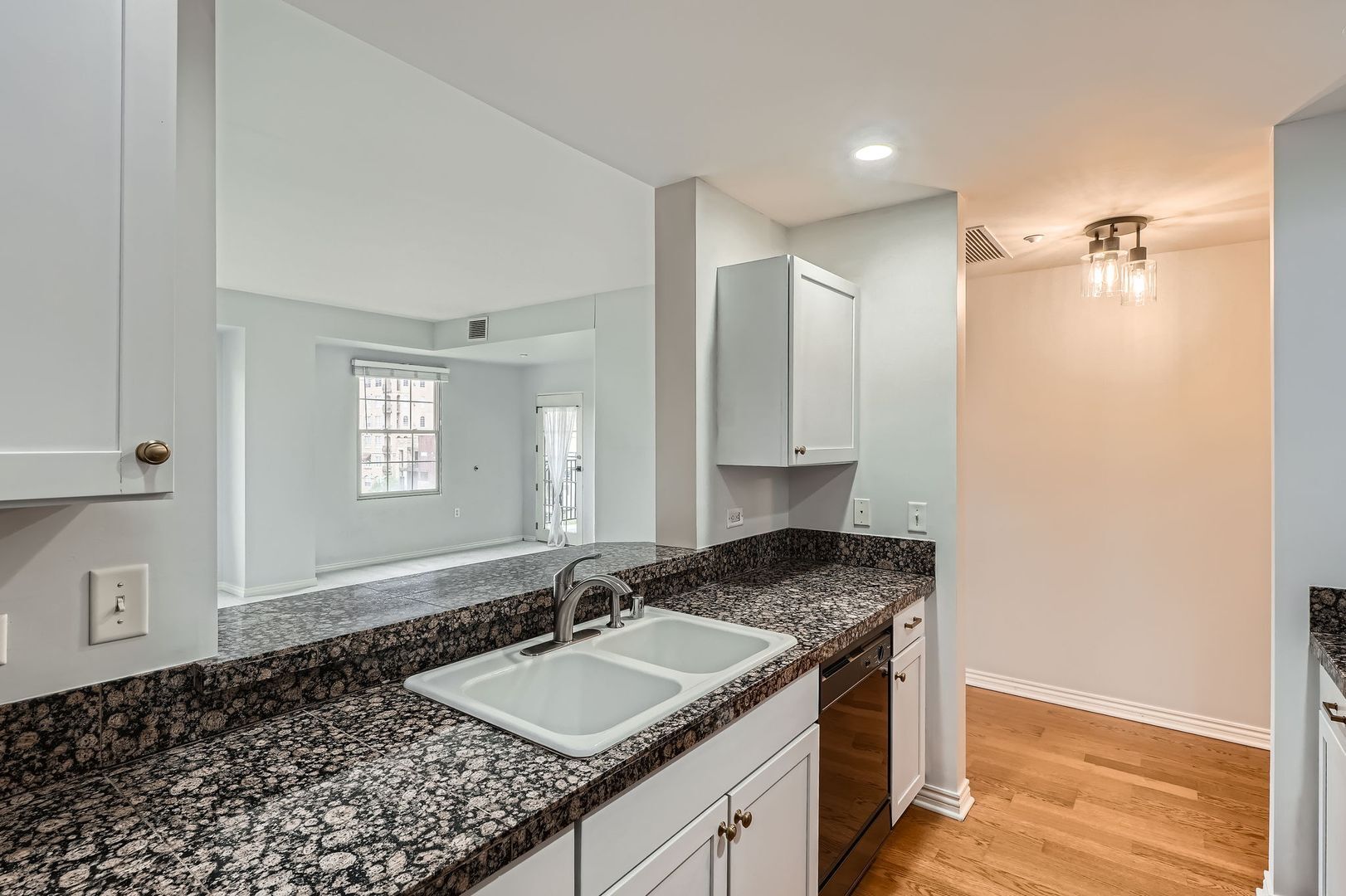 Building Photo - 300 W 11th Ave