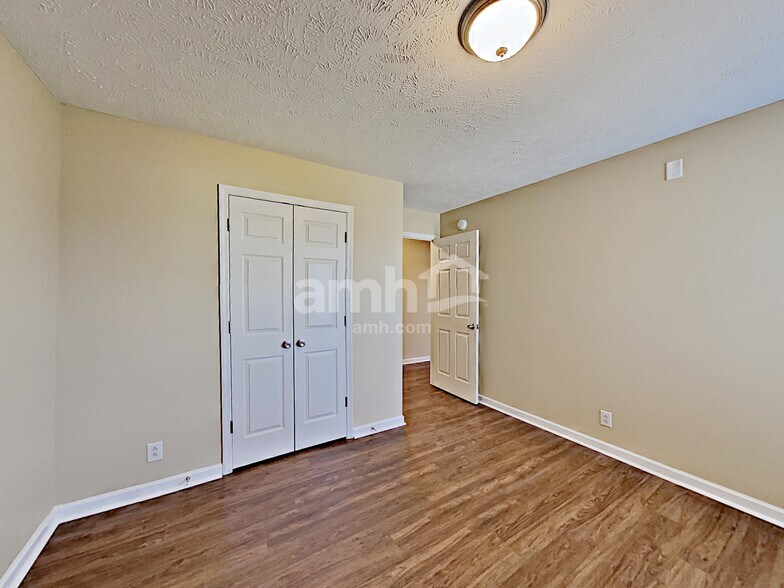 Building Photo - 1456 Westview Dr