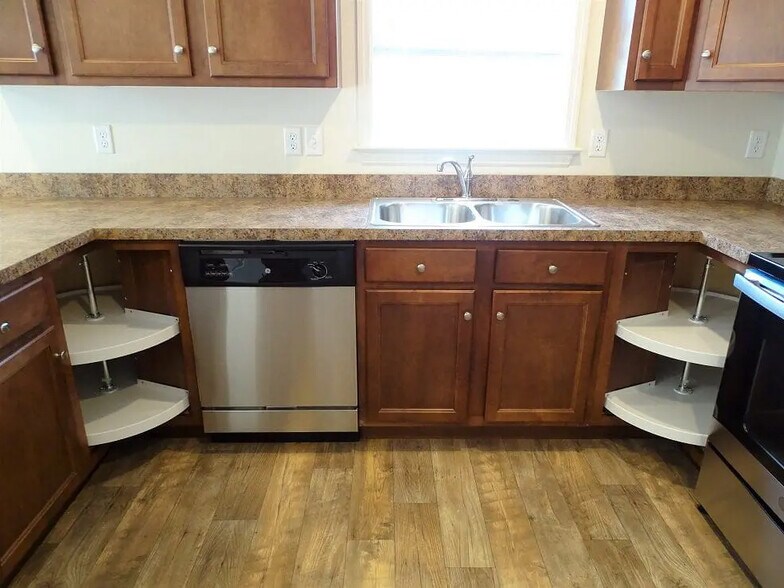 Building Photo - 256 Wildflower Dr