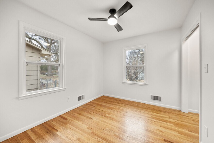 Building Photo - 709 SW 7 St