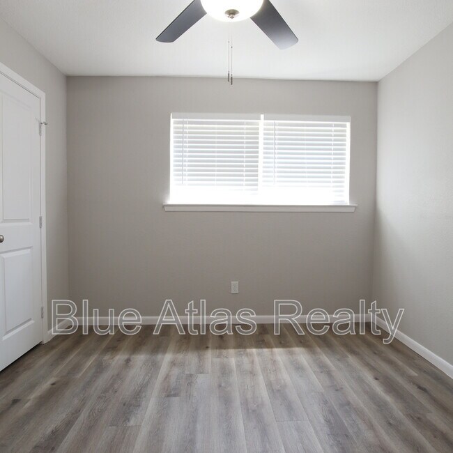 Building Photo - 3629 Venice Dr