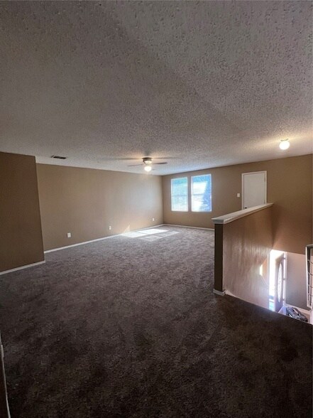 Building Photo - 512 Magdalen Ave